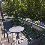 Angel House Апарт-отель Краков