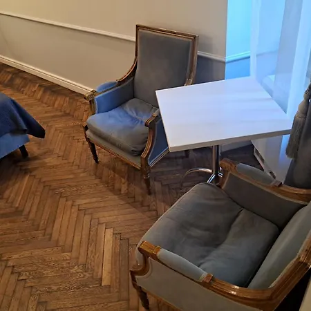 Aparthotel Angel House 3*