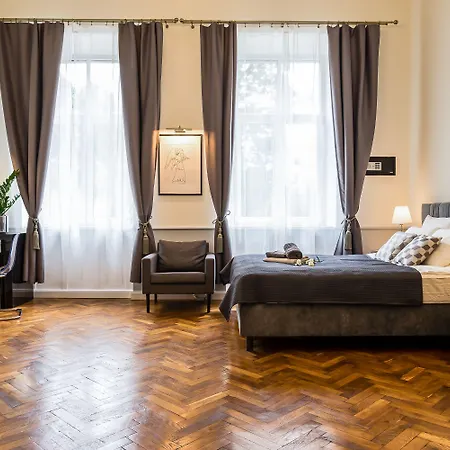 Hotel apartamentowy Angel House