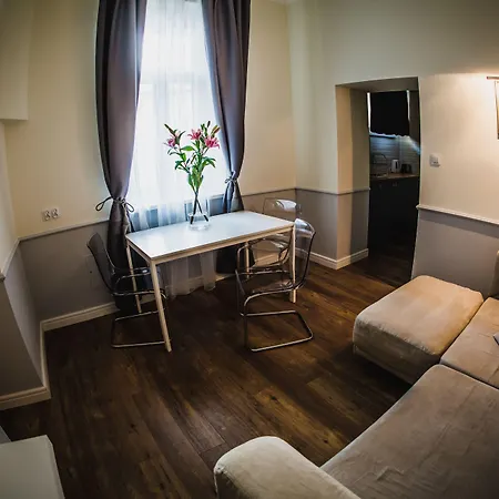 Hotel apartamentowy Angel House