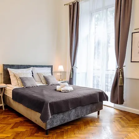 Hotel apartamentowy Angel House 3*