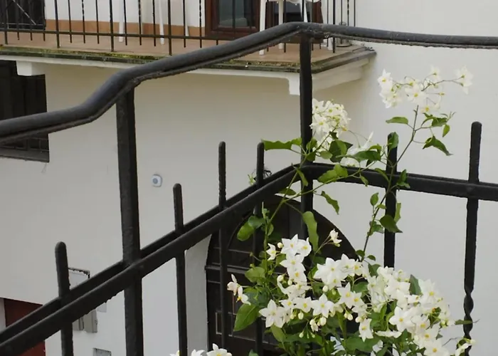 Aparthotel Angel House 3*