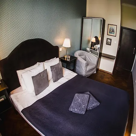 Angel House Lägenhetshotell 3*